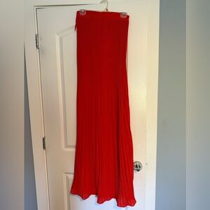 Elegant Red Pleated Strapless Maxi Dress